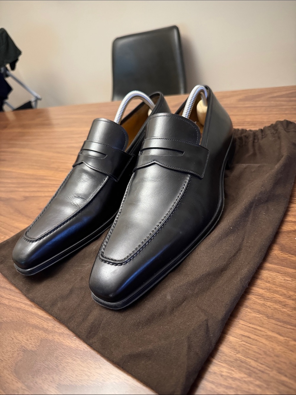Magnanni Classic Black Leather Dress Penny Loafers - Men Great Condition 8.5